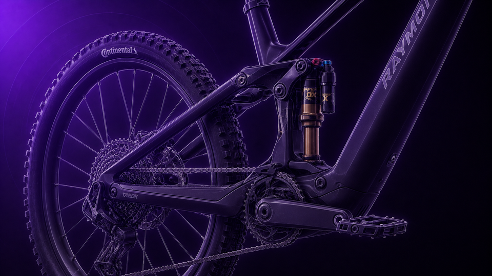 Raymon Tarok Ultimate: Hinterbau, Dämpfer und Antrieb als feine violette Tretmaschine-Technikzeichnung