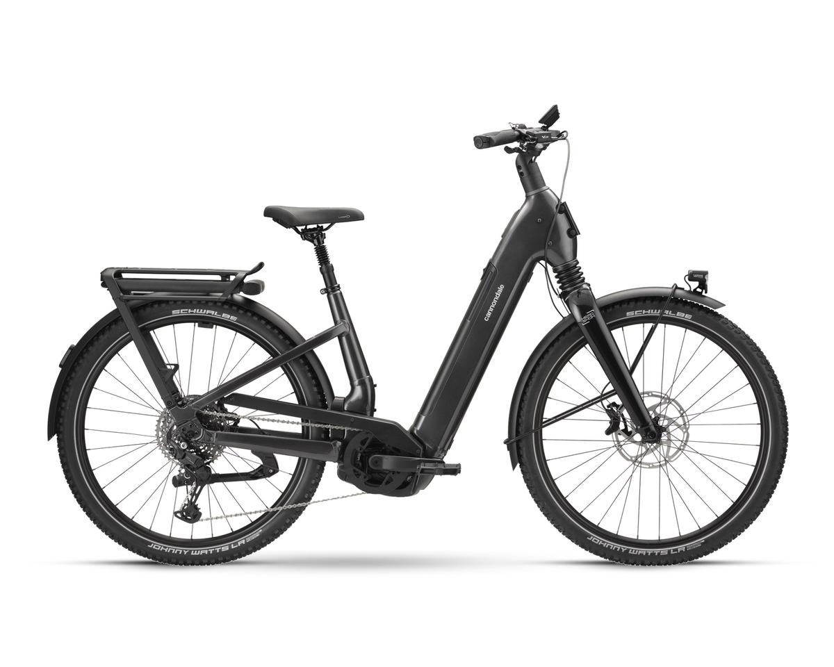 Cannondale – Tesoro 1 HeadShok Low StepThru – Black – 2026, Seitenansicht auf weißem Hintergrund