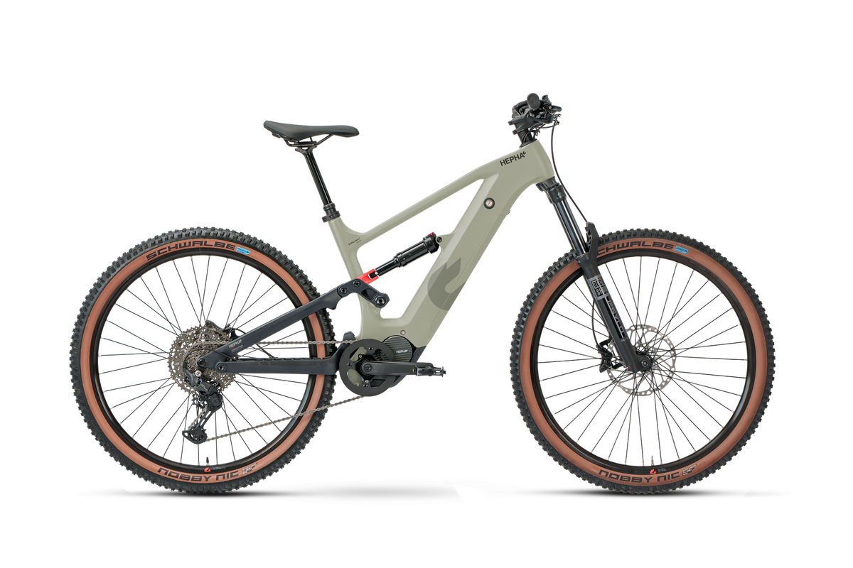 HEPHA – All Mountain 7 Carbon Limited – Light Olive – High Step – 2027, Fahrrad, Modelljahr 2027, in Light Olive, Seitenansicht
