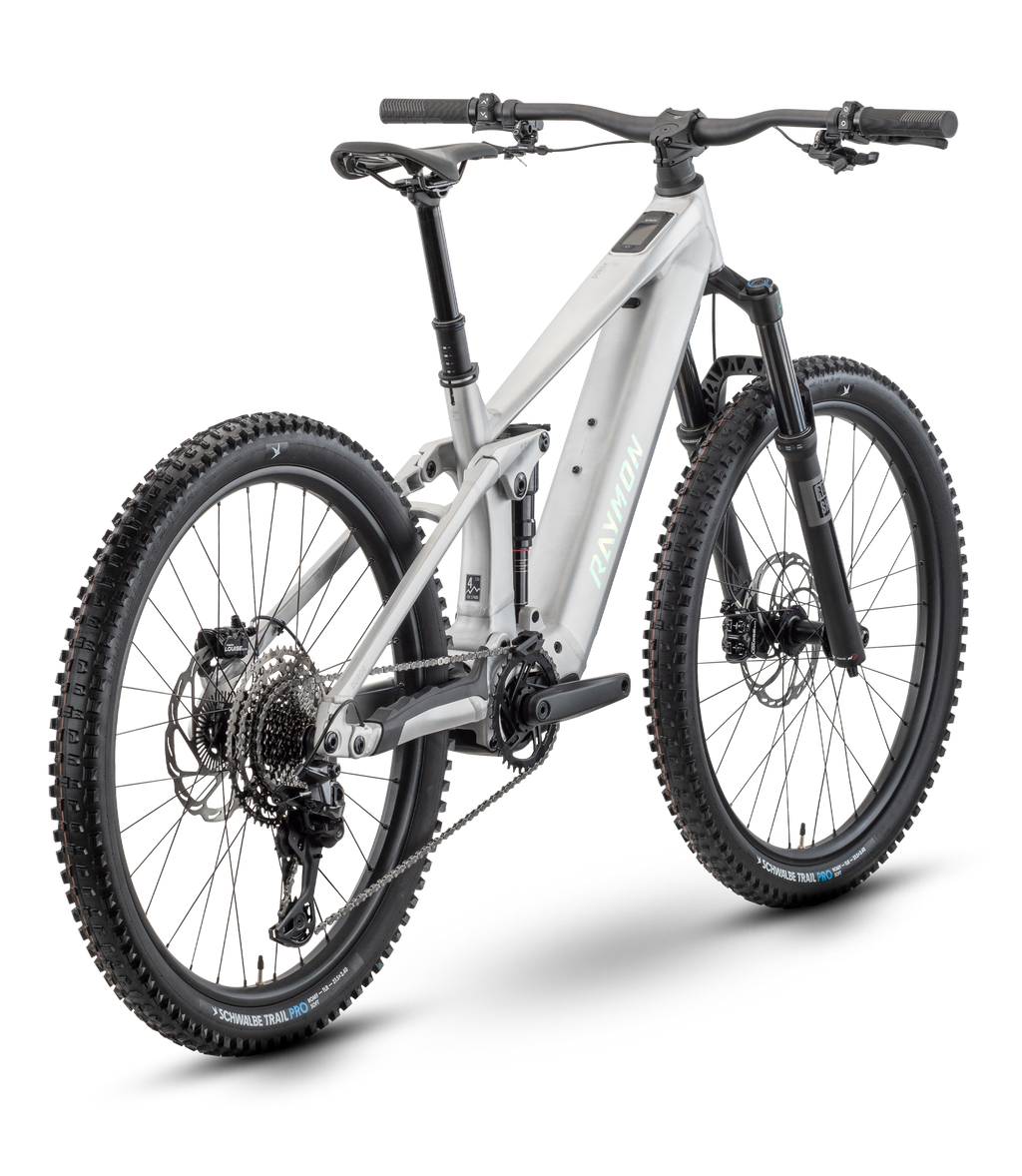 Raymon Durok Pro in raw alloy – Ansicht schräg von hinten