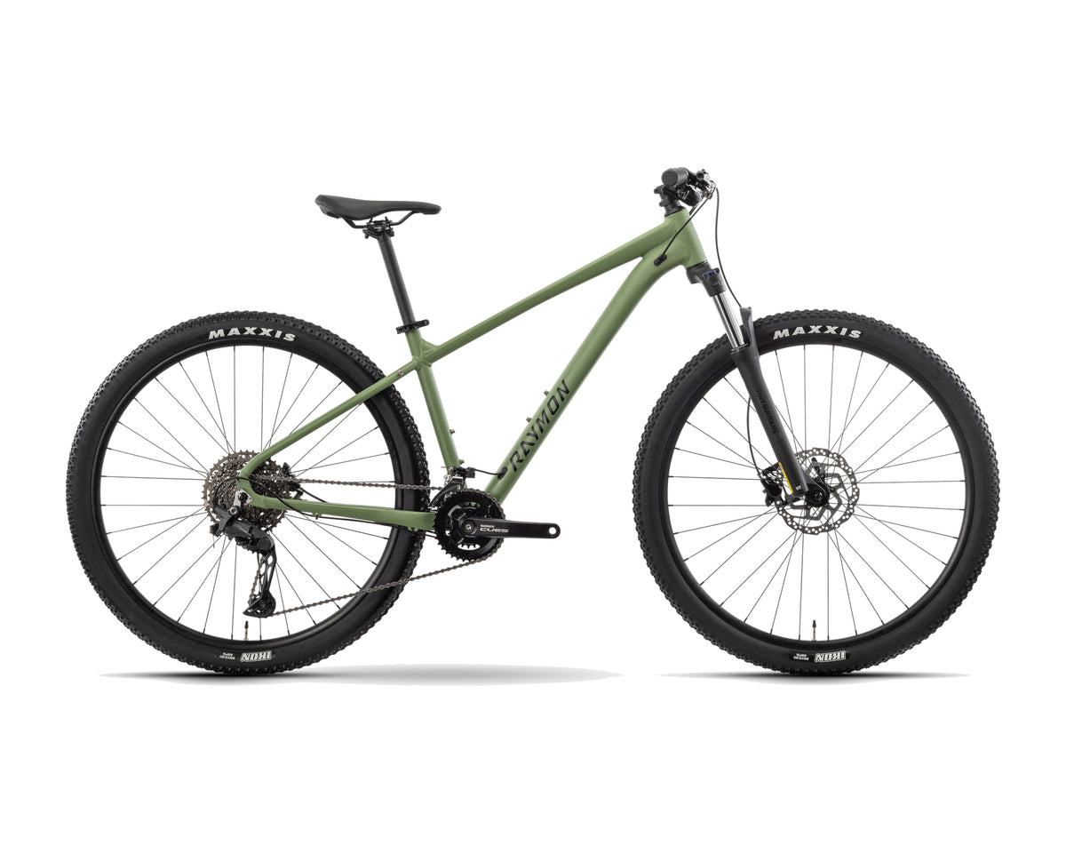 Raymon – Nayta Pro – resedagreen/black/purple – 2025, Fahrrad, Modelljahr 2025, in resedagreen/black/purple, Seitenansicht