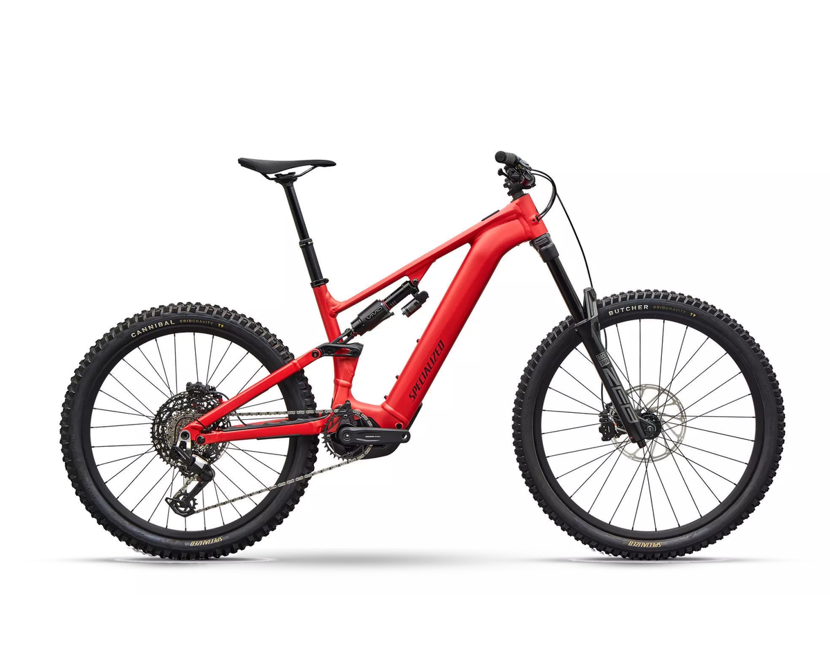 Specialized Levo 4 EVO Comp Alloy 2027 - Satin Redwood Metallic / Bordeaux Metallic, Seitenansicht auf weißem Hintergrund