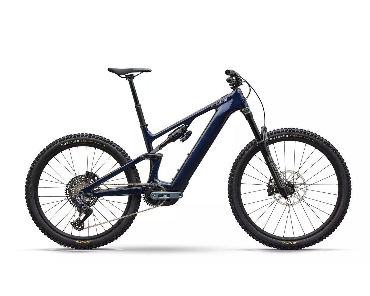 Specialized Turbo Levo 4 Expert 2027 - Gloss Metallic Deep Marine / Silver Dust, Seitenansicht auf weißem Hintergrund