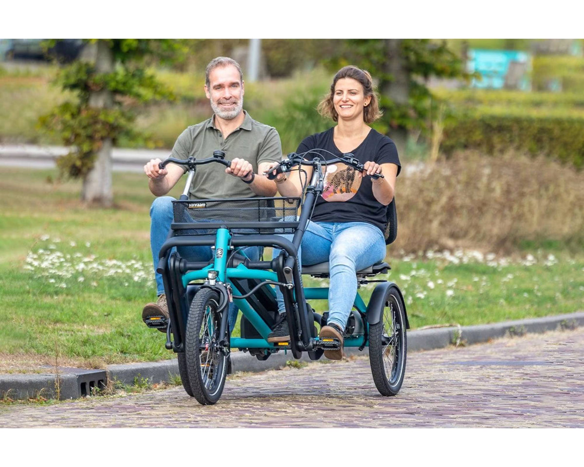 Gemeinsam unterwegs auf dem Van Raam Fun2Go. Abgebildete Ausstattung kann abweichen.
